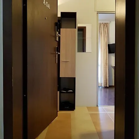 Lejlighed 2-rooms Near The Center Of *